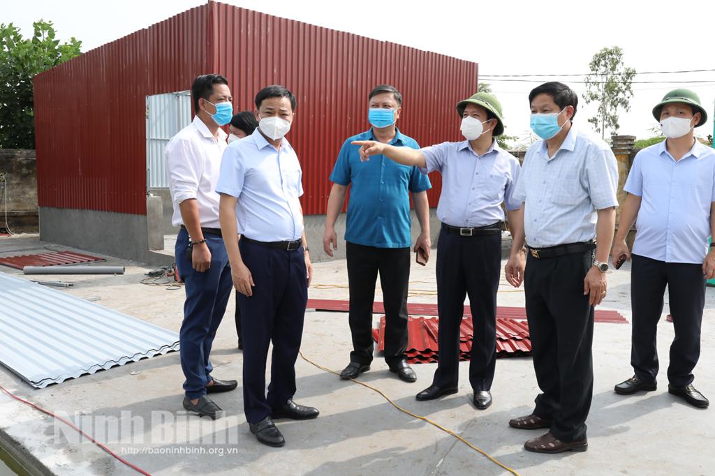 Đồng chí Chủ tịch UBND tỉnh kiểm tra công tác phòng, chống dịch COVID-19 tại huyện Kim Sơn và Yên Khánh