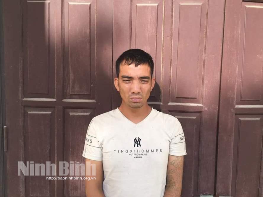 Bắt quả tang đối tượng đột nhập trái phép vào nhà dân