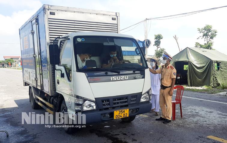 Công an huyện Kim Sơn: Quyết tâm đảm bảo trật tự ATGT gắn với phòng, chống dịch COVID -19