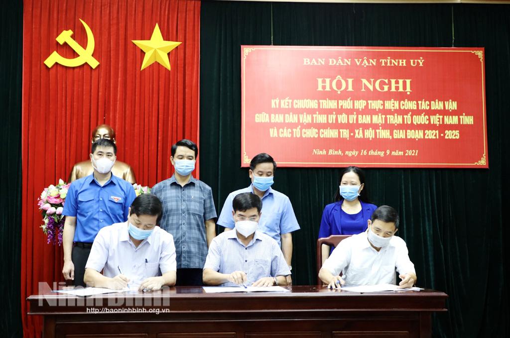 Ký kết chương trình phối hợp thực hiện công tác dân vận giai đoạn 2021-2025