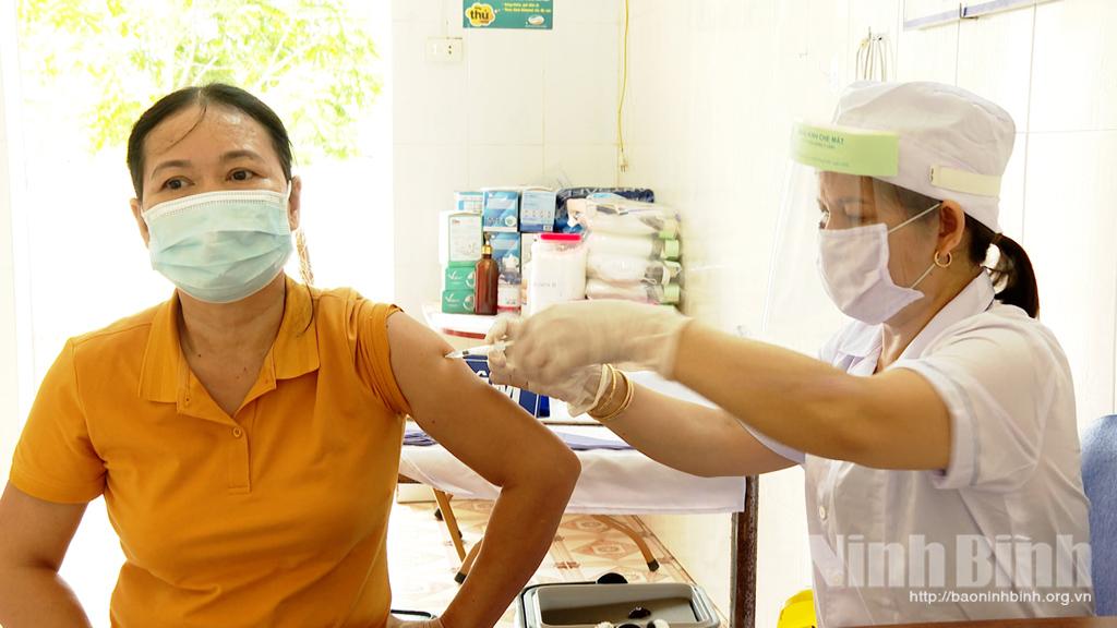 Nho Quan hoàn thành tiêm chủng trên 3.500 liều vắc xin phòng COVID-19 đợt 4