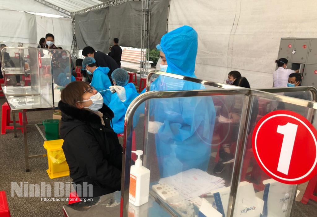 Người đến Bệnh viện Đa khoa tỉnh Ninh Bình phải có kết quả xét nghiệm COVID-19 âm tính