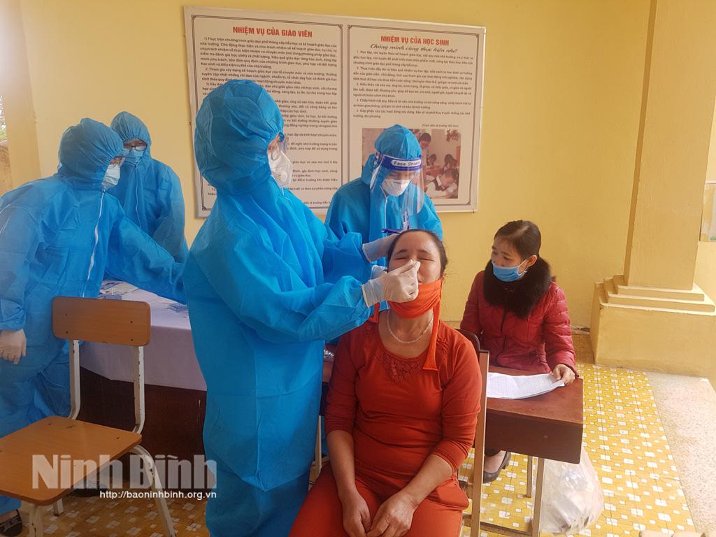 Ninh Bình: Thực hiện các biện pháp thích ứng an toàn, linh hoạt, kiểm soát hiệu quả dịch COVID-19 trong tình hình mới