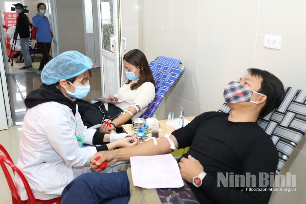 Hiến máu tình nguyện vì cộng đồng