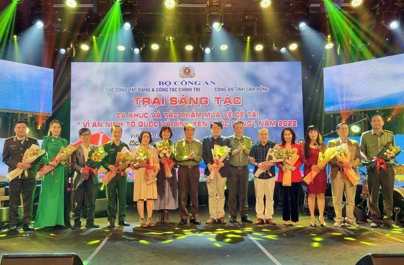 Khai mạc Trại sáng tác nghệ thuật đề tài "Vì an ninh Tổ quốc và bình yên cuộc sống"