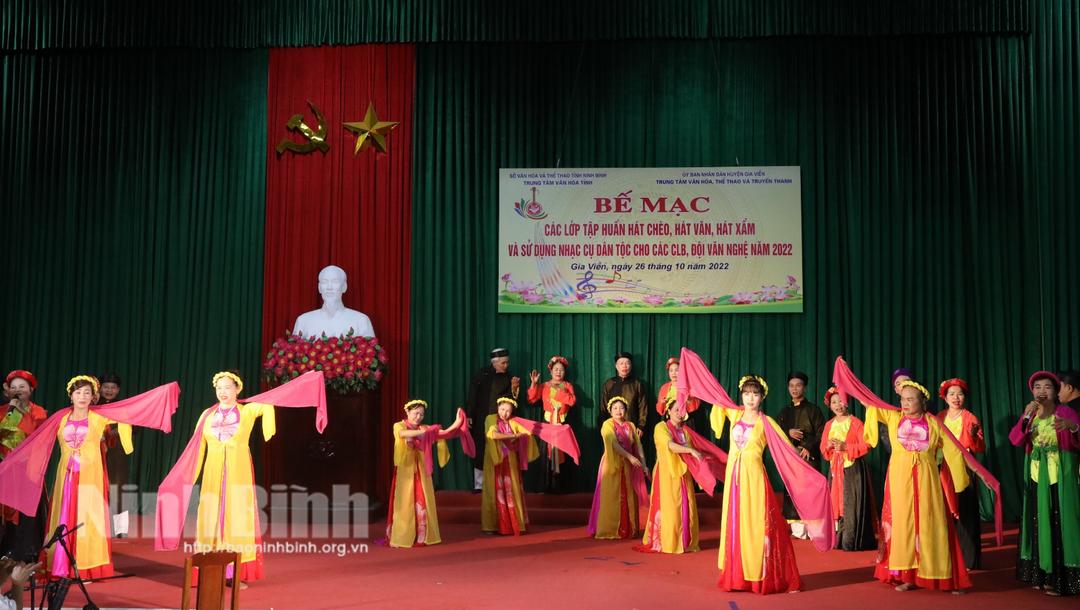 Gia Viễn bế mạc lớp tập huấn hát chèo, hát văn, hát xẩm và sử dụng nhạc cụ dân tộc