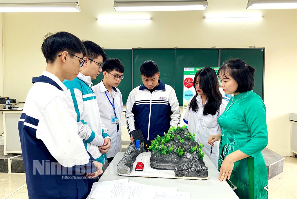 Gặp gỡ nhóm học sinh đạt huy chương vàng Cuộc thi nghiên cứu sáng tạo quốc tế ICPC