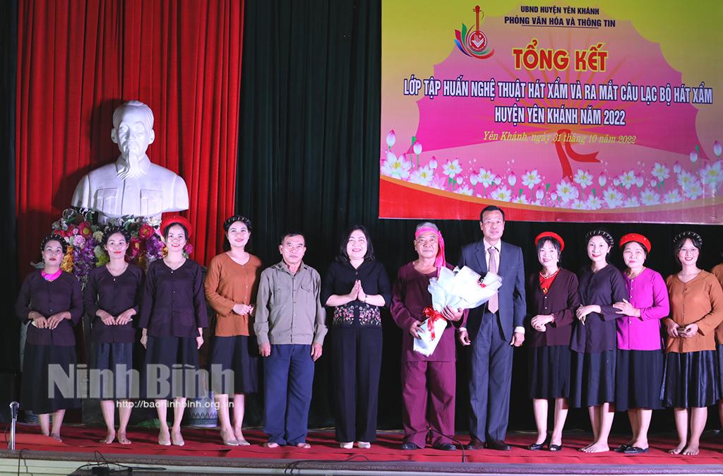 Tổng kết lớp tập huấn nghệ thuật hát Xẩm và ra mắt CLB hát Xẩm huyện Yên Khánh năm 2022