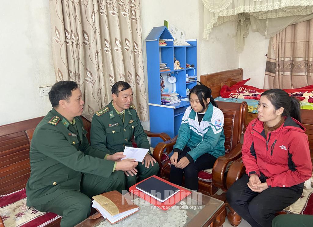 "Ươm mầm xanh" nơi biên giới biển