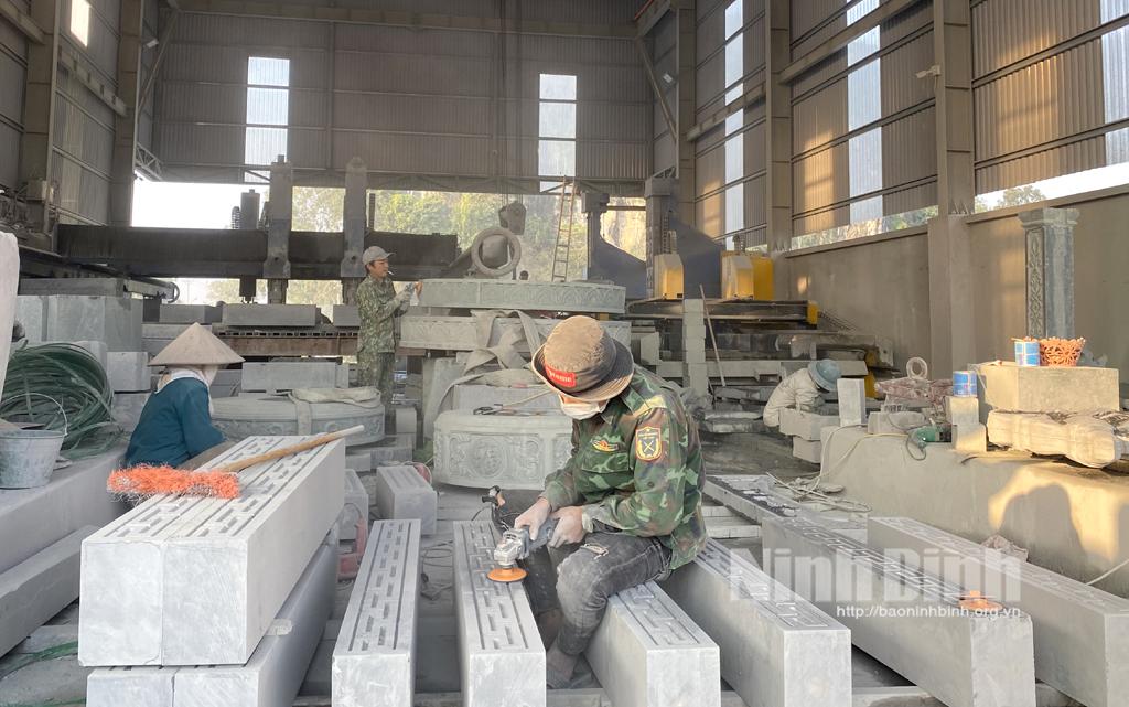 Sôi động không khí sản xuất ở làng nghề đá mỹ nghệ Ninh Vân