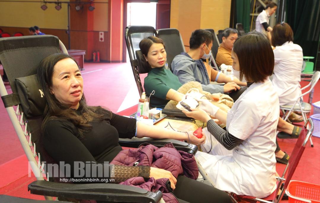Gần 500 tình nguyện viên huyện Yên Khánh tham gia hiến máu tình nguyện