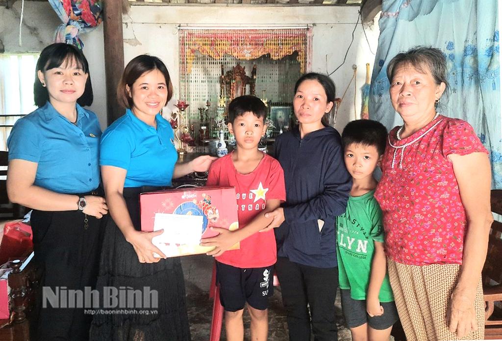 Phát huy vai trò đại diện, bảo vệ quyền, lợi ích hợp pháp của người lao động