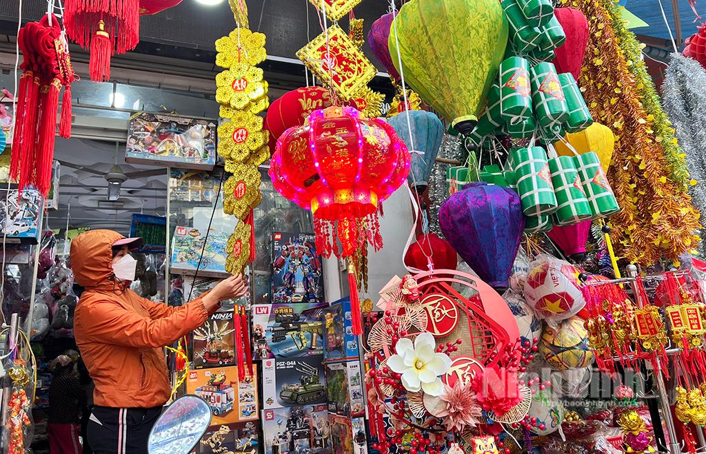 Những người mang Tết về sớm