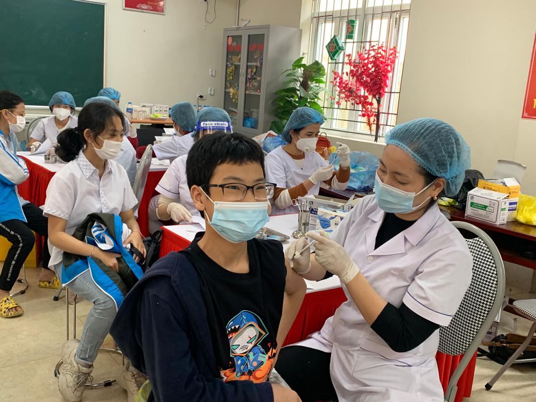 Xung quanh việc tiêm phòng cho trẻ từ 5 đến dưới 12 tuổi