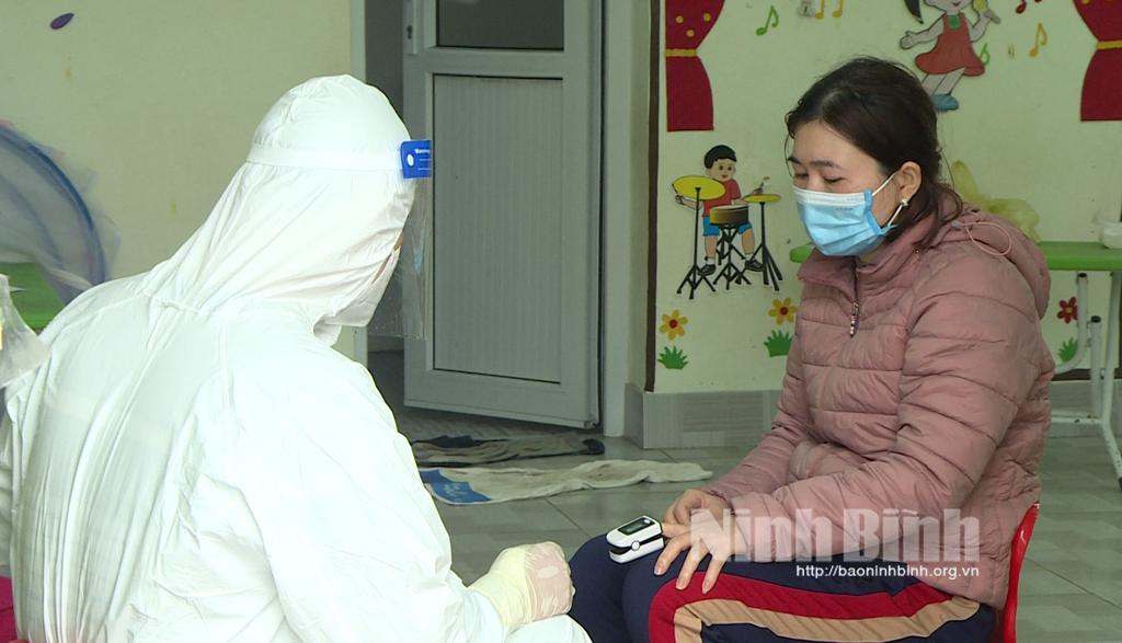 Số ca bệnh COVID-19 ngày 22/2 lại tăng cao kỷ lục, với 2.428 ca