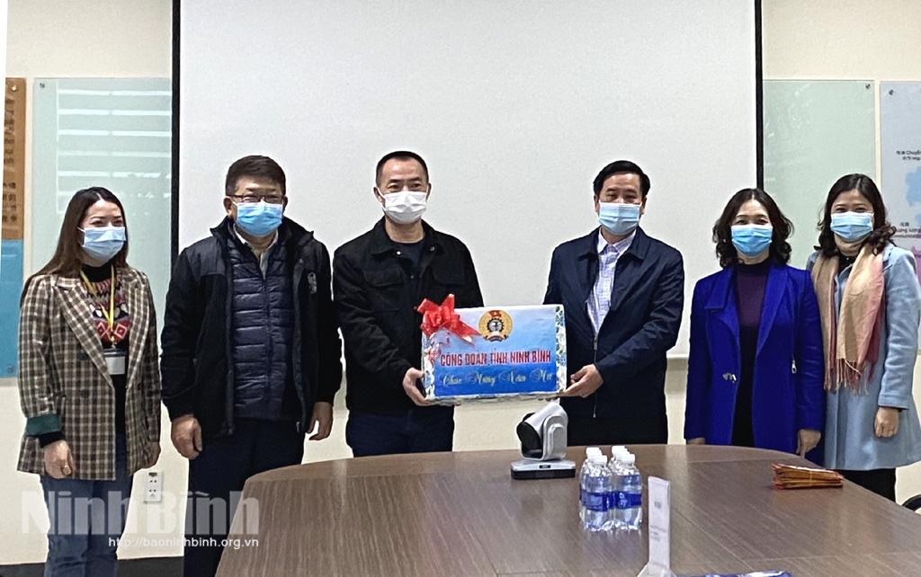 Thăm, động viên công nhân lao động nhân dịp đầu Xuân Nhâm Dần 2022