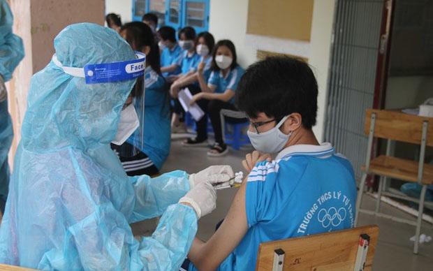 Thủ tướng Phạm Minh Chính yêu cầu Bộ Y tế chỉ đạo việc nghiên cứu tiêm vaccine phòng COVID-19 mũi 3 cho trẻ em và tiêm cho trẻ em từ 3 đến 5 tuổi