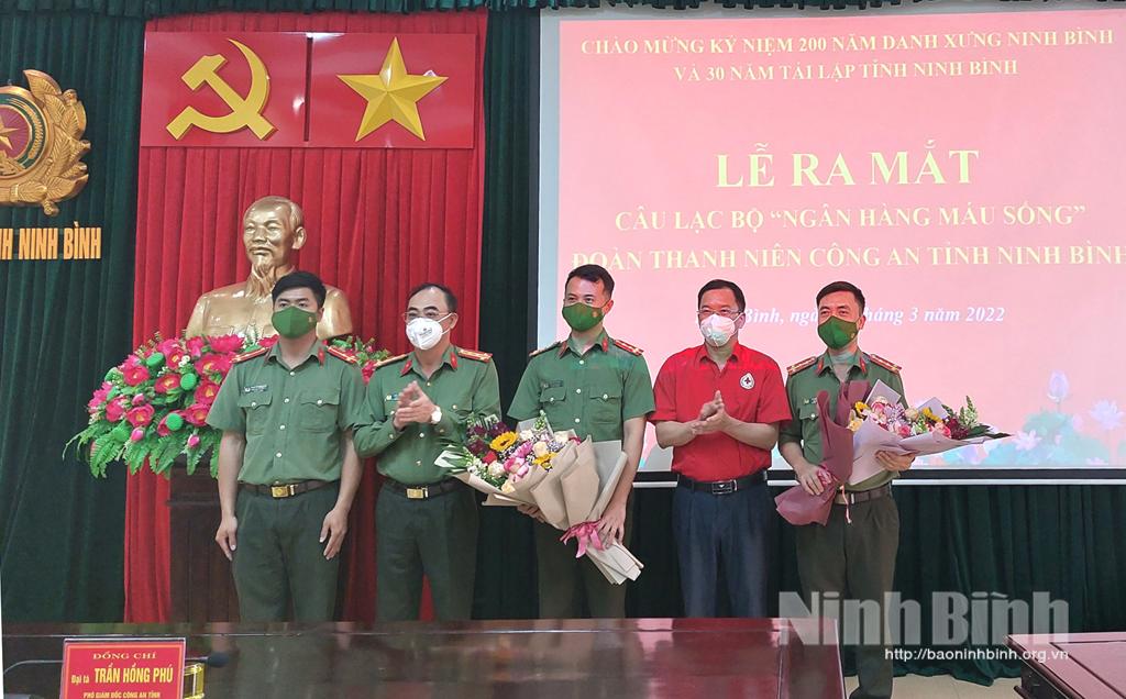 Đoàn thanh niên Công an tỉnh ra mắt câu lạc bộ "Ngân hàng máu sống"