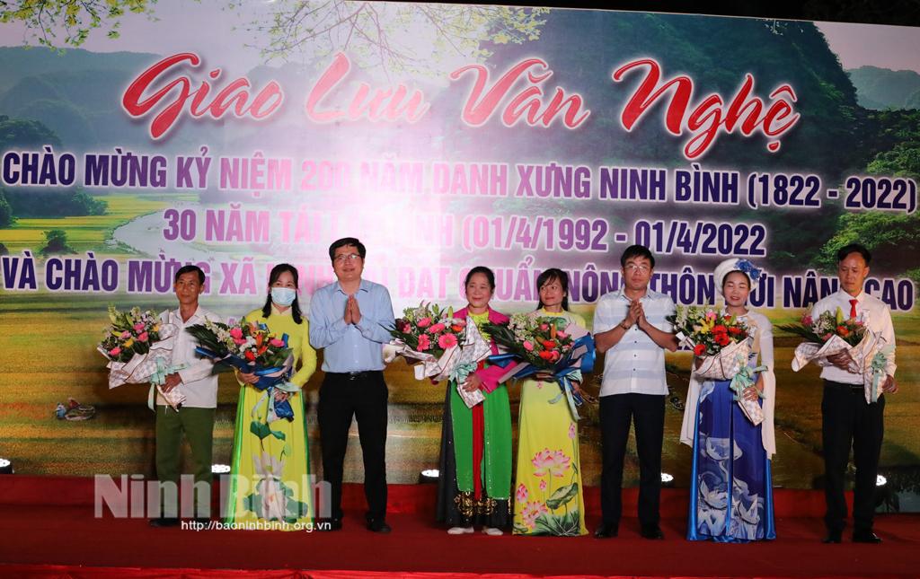 Giao lưu văn nghệ chào mừng xã Ninh Hải đạt chuẩn nông thôn mới nâng cao