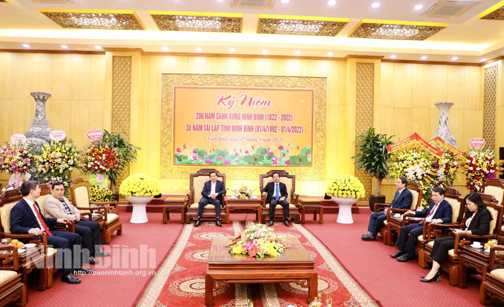 Các đoàn đại biểu chúc mừng nhân kỷ niệm 200 năm danh xưng Ninh Bình, 30 năm tái lập tỉnh