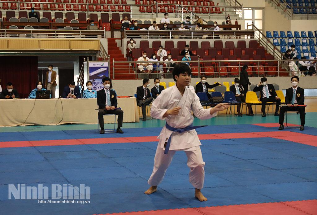 Thi đấu môn võ Karate trong khuôn khổ Đại hội TDTT tỉnh lần thứ VII