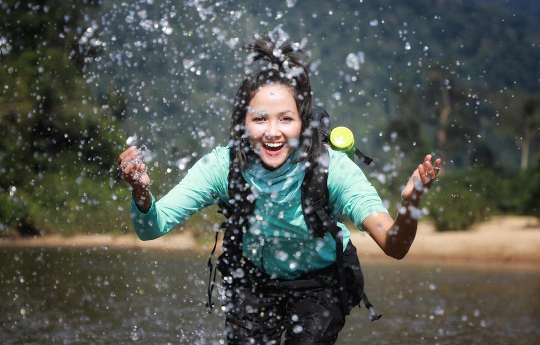 'Kỳ nghỉ vàng' 30/4: Giá vé máy bay tăng cao, khách sạn kín chỗ