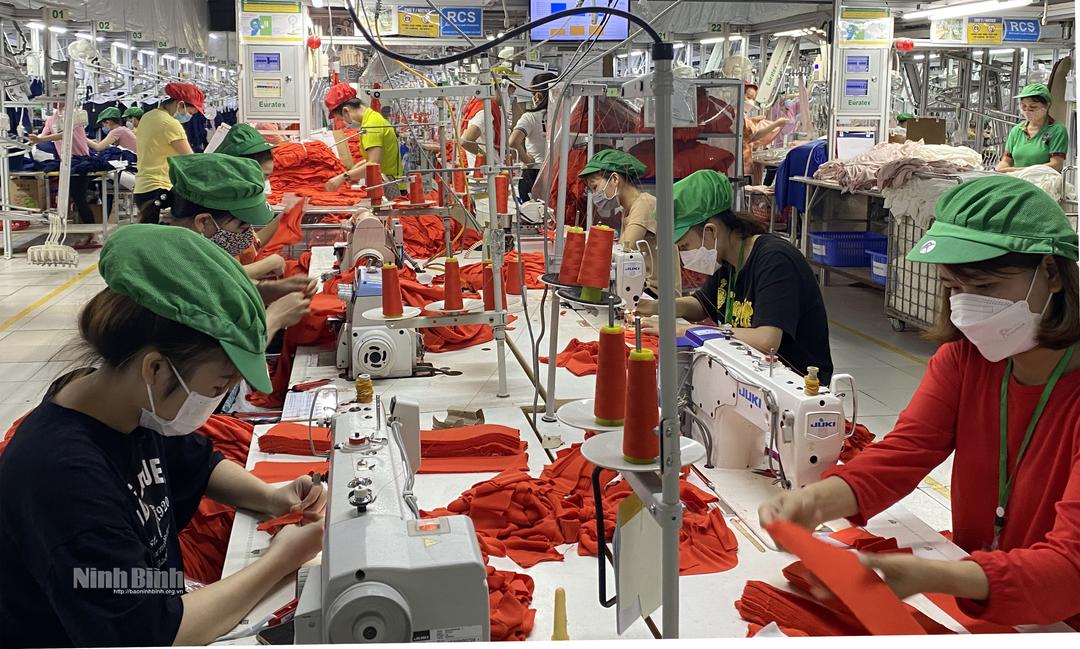 Ninh Bình thực hiện các biện pháp thích ứng an toàn, linh hoạt, kiểm soát hiệu quả dịch COVID-19 trong tình hình mới