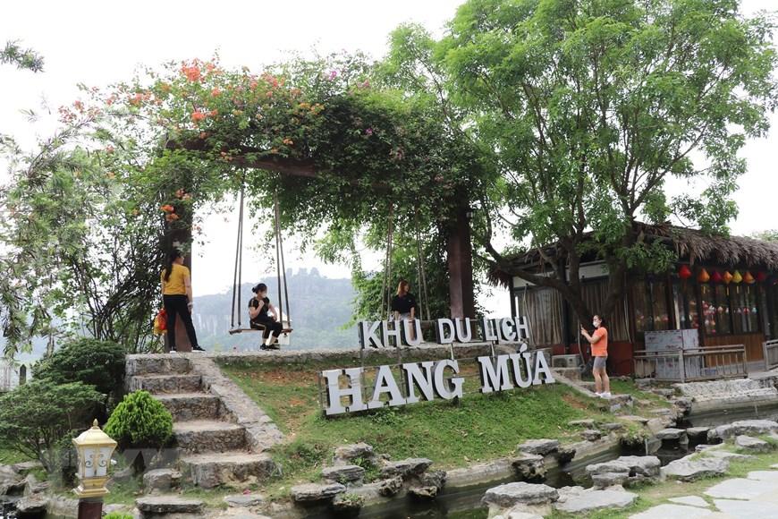 Hang Múa - địa điểm du lịch nổi tiếng của tỉnh Ninh Bình