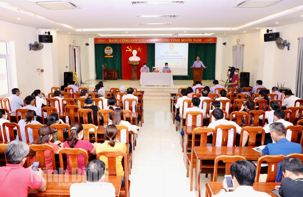 Thường trực Hội Nông dân tỉnh đối thoại với cán bộ, hội viên nông dân