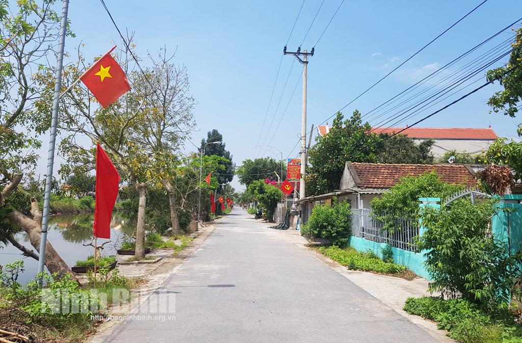 Trên những con đường quê đổi mới