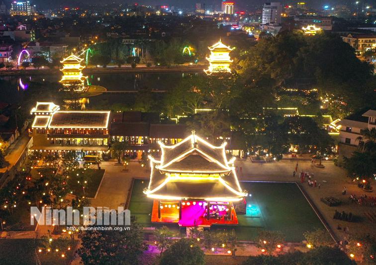 Khai trương Thủy đình - thêm một điểm vui chơi, giải trí đặc sắc