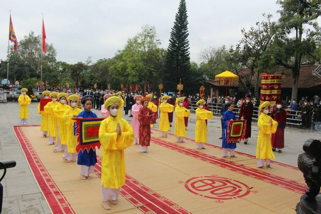 Tổ mẫu Âu Cơ trong đời sống tín ngưỡng Mẫu ở Việt Nam