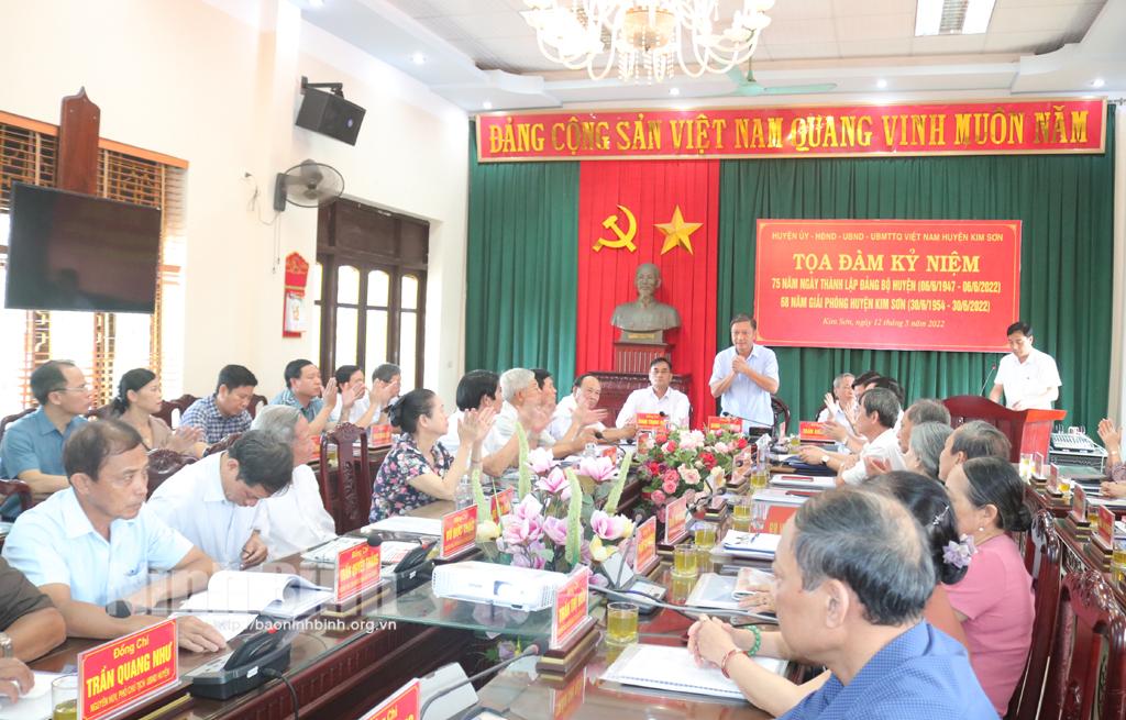 Tọa đàm kỷ niệm 75 năm thành lập Đảng bộ huyện và 68 năm giải phóng huyện Kim Sơn