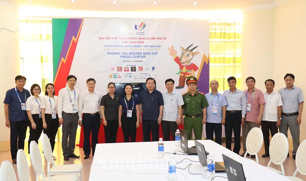 Đồng chí Phó Chủ tịch Thường trực UBND tỉnh kiểm tra công tác chuẩn bị tổ chức thi đấu môn Karate trong khuôn khổ SEA Games 31 tại Ninh Bình