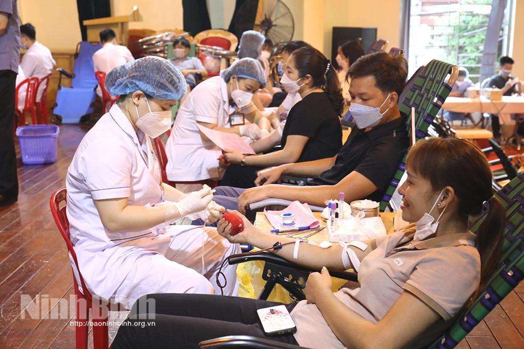 Thành phố Tam Điệp tiếp nhận trên 500 đơn vị máu trong ngày hội hiến máu tình nguyện