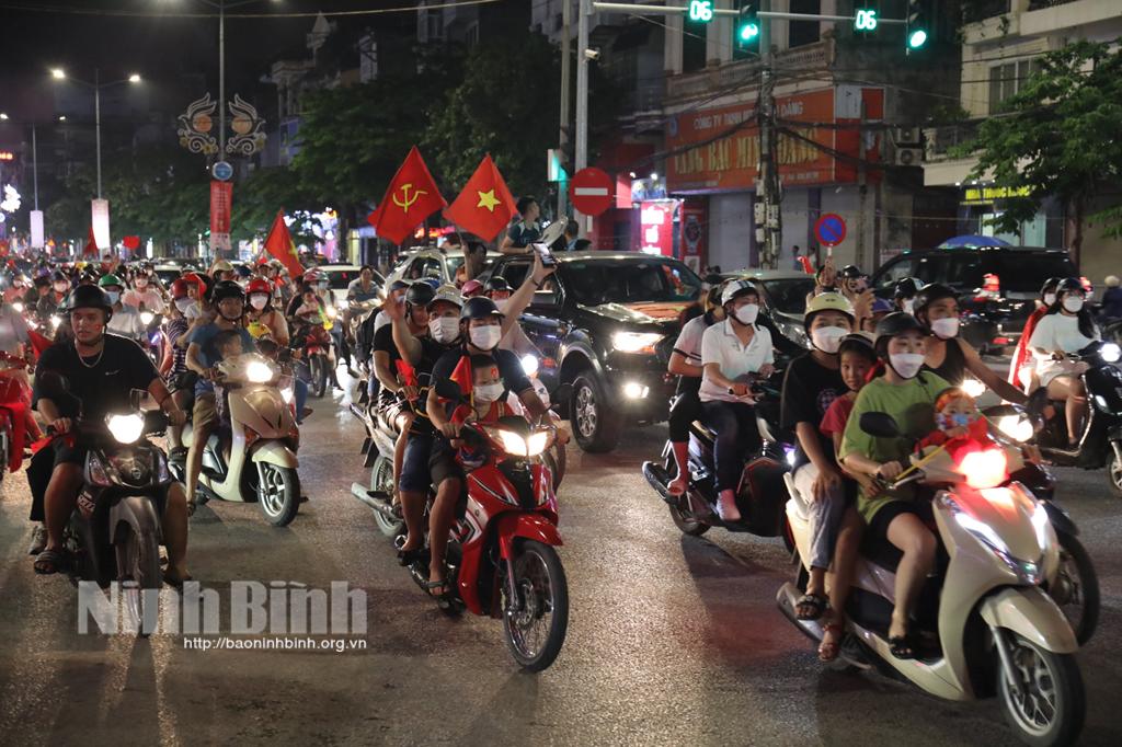Ninh Bình, sôi động không khí ăn mừng chiến thắng của đội tuyển U23 Việt Nam