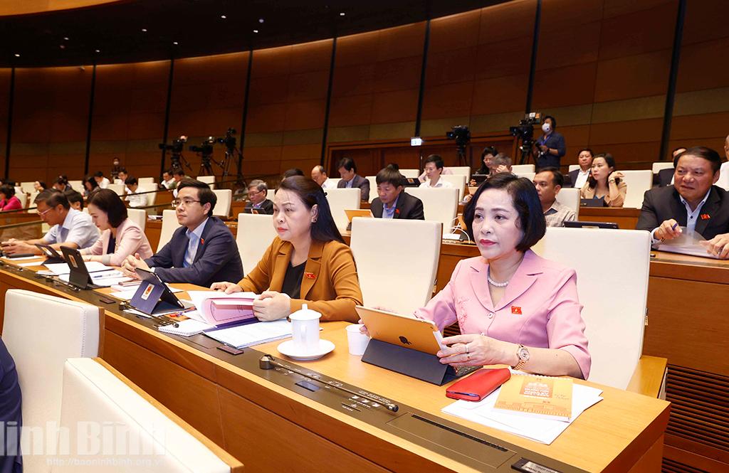 Kỳ họp thứ ba, Quốc hội khóa XV: Đại biểu Quốc hội tỉnh tham gia thảo luận về Chương trình xây dựng luật, pháp lệnh và một số nội dung quan trọng khác