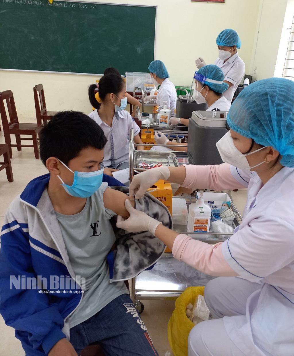 Tỷ lệ tiêm phòng COVID-19 cho trẻ em từ 5 đến dưới 12 tuổi đạt gần 20%