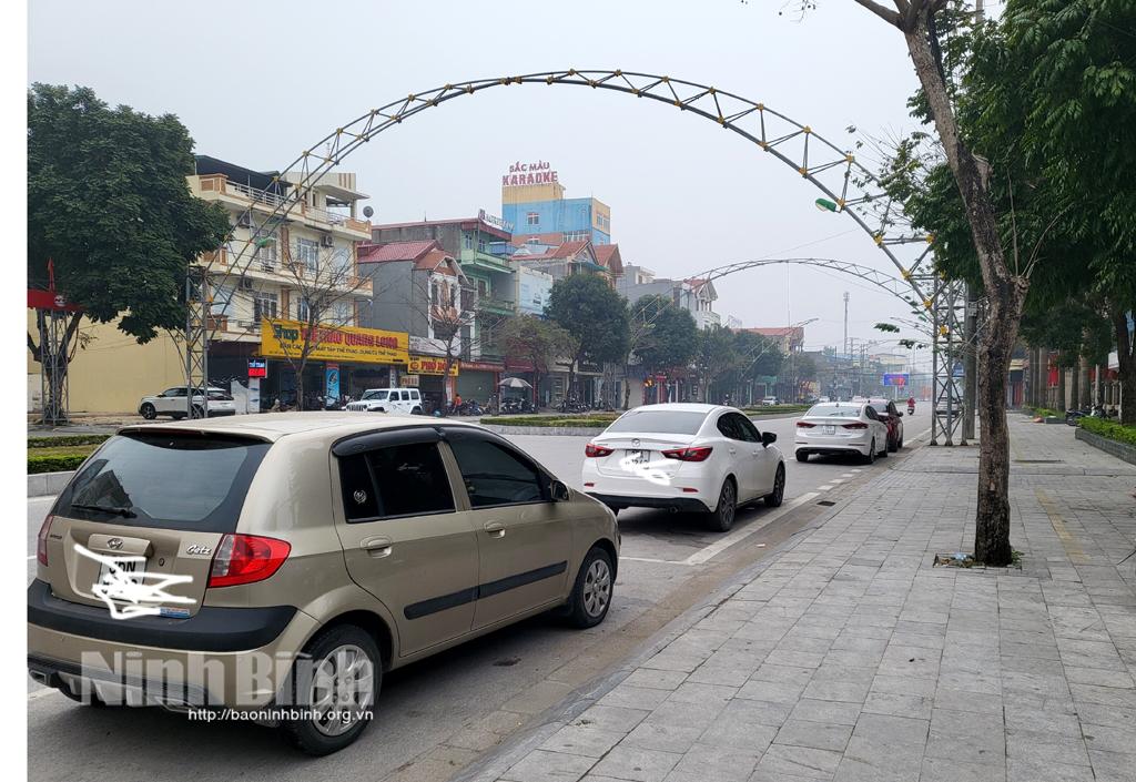 Cảnh báo tình trạng trộm cắp logo, gương xe ô tô