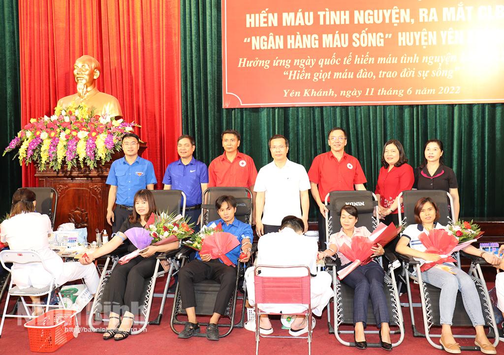 Thu được 380 đơn vị máu từ Ngày hội hiến máu tình nguyện huyện Yên Khánh