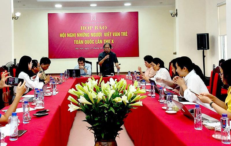 119 đại biểu dự Hội nghị những người viết văn trẻ toàn quốc lần thứ 10