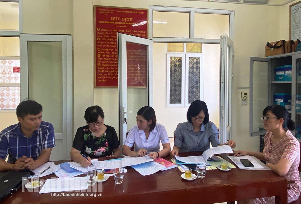 Giám sát tình hình cung cấp dịch vụ KHHGĐ tại Trạm Y tế xã Tân Thành