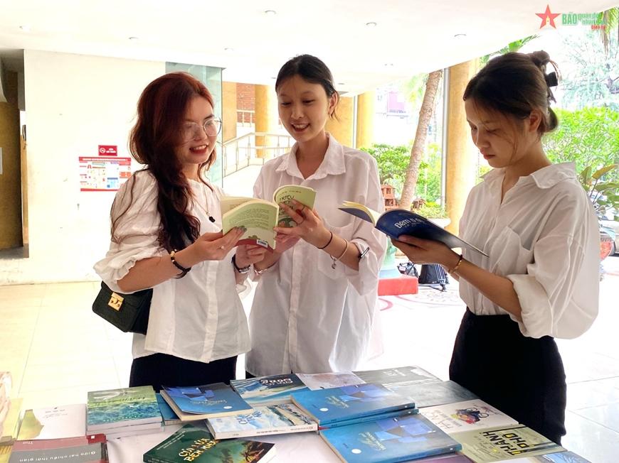 Hội thảo khoa học "Văn học trẻ hôm nay: Mạch riêng và nguồn chung"