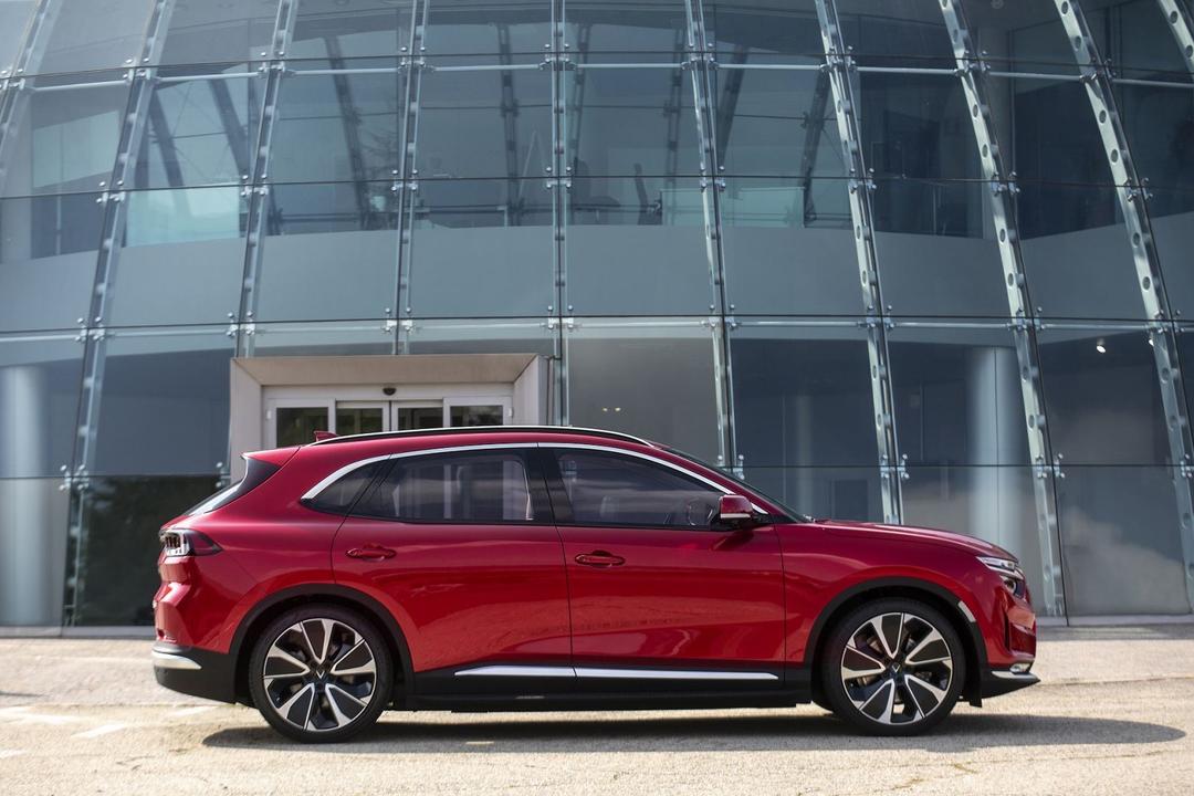 VinFast tích hợp giải pháp kiểm soát tốc độ thông minh của HERE Technologies cho VF 8 và VF 9