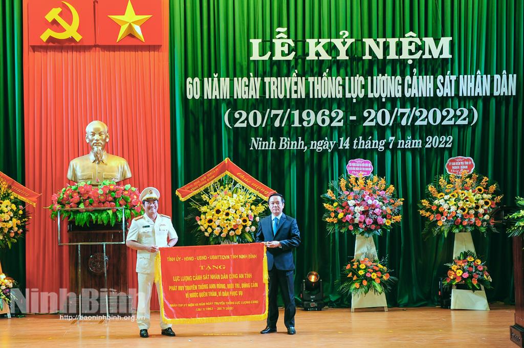 Kỷ niệm 60 năm Ngày truyền thống lực lượng Cảnh sát nhân dân