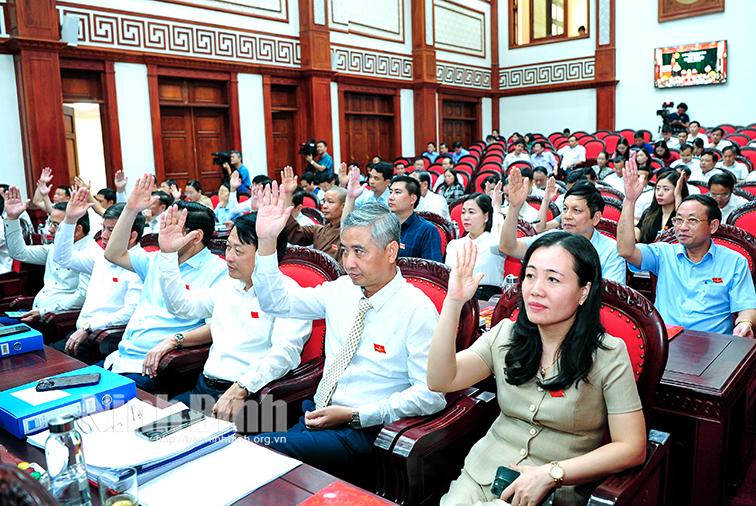 Biểu quyết thông qua 19 nghị quyết tại kỳ họp thứ bảy, HĐND tỉnh khóa XV
