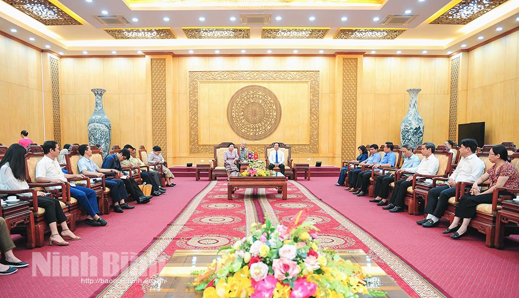 Đồng chí Chủ tịch UBND tỉnh tiếp Chủ tịch Trung ương Liên hiệp Công đoàn Lào