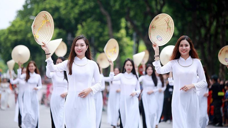 Thi sáng tác tranh cổ động xây dựng người Hà Nội thanh lịch, văn minh