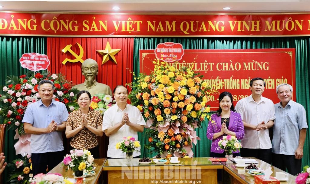 Thường trực Tỉnh ủy chúc mừng ngành Tuyên giáo nhân ngày truyền thống