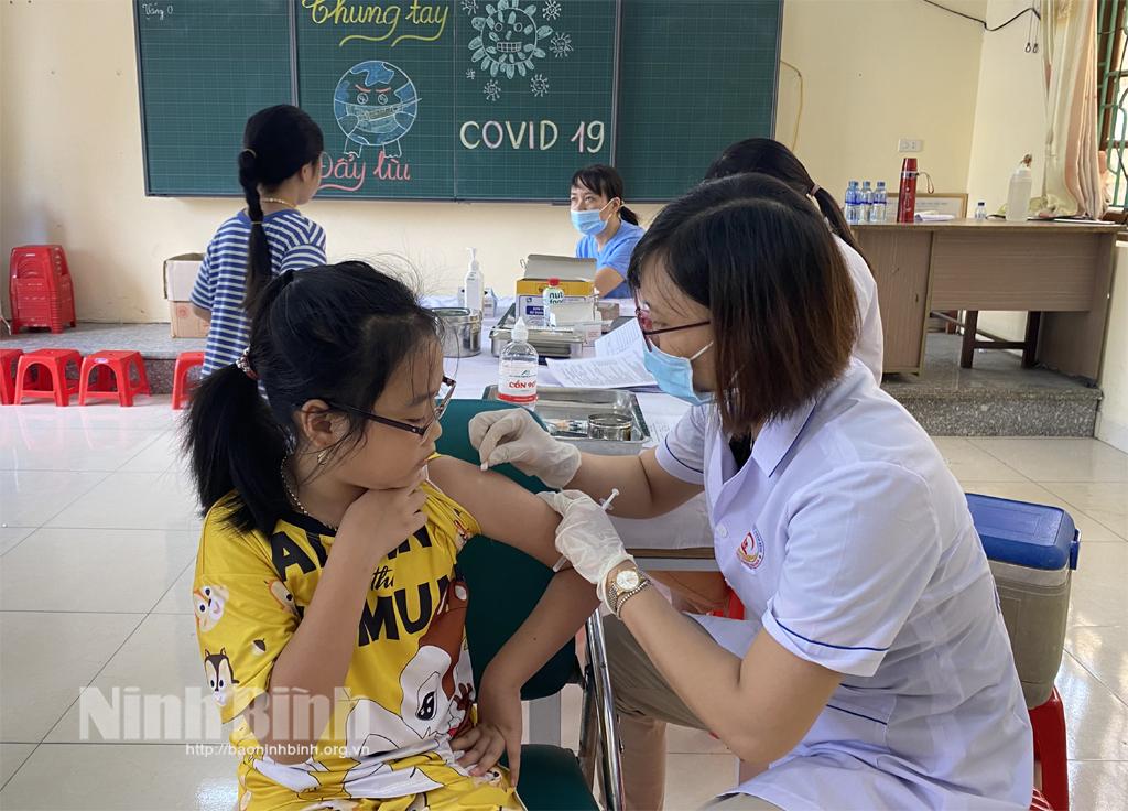 UBND tỉnh chỉ đạo đẩy mạnh tiêm vắc xin phòng COVID-19 trước diễn biến khó lường của dịch bệnh